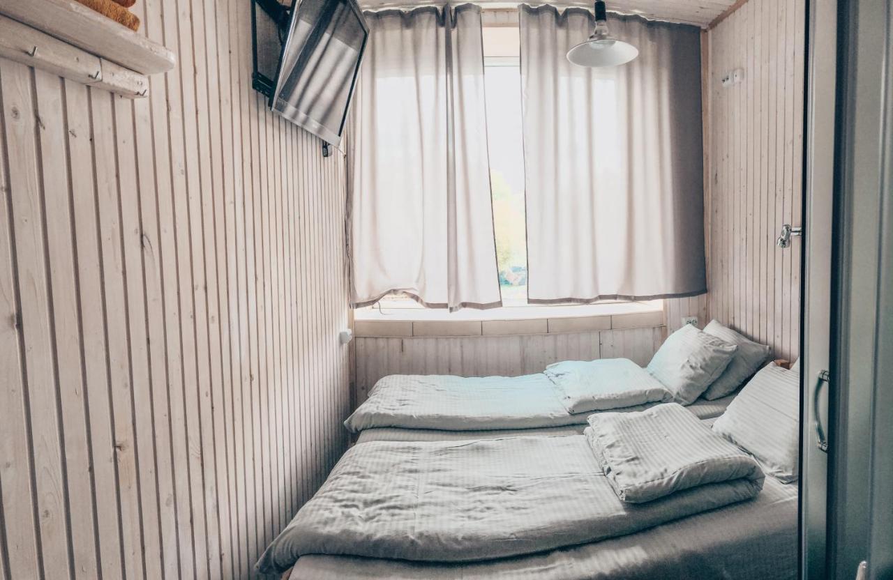 Baron Munchausen Guest House Kamieniec Podolski Zewnętrze zdjęcie