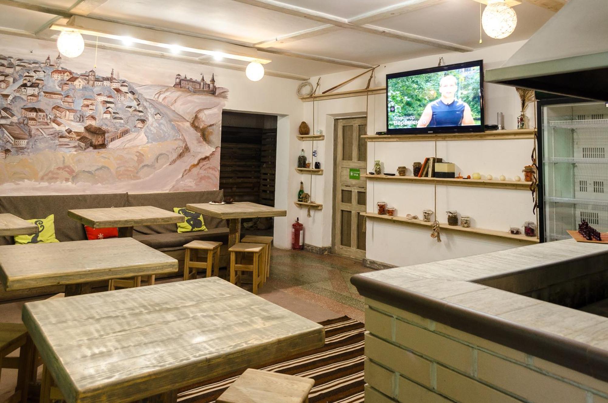 Baron Munchausen Guest House Kamieniec Podolski Zewnętrze zdjęcie